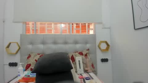 Snapshot of scarlett_fox20 chatting on 10-03-25, 12:57 scarlett_fox20 online show from 10-03-25, 12:57