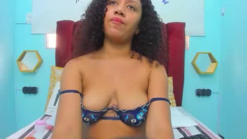 Snapshot of scarlett_fox20 chatting on 01-09-26, 04:10 scarlett_fox20 online show from 01-09-26, 04:10
