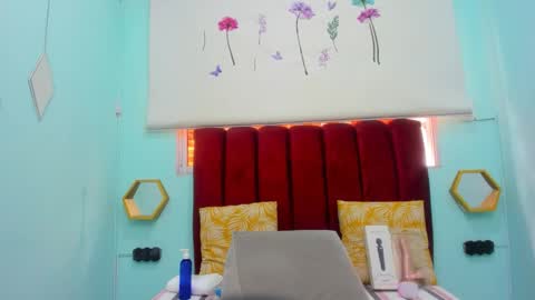 Snapshot of scarlett_fox20 chatting on 03-24-26, 02:11 scarlett_fox20 online show from 03-24-26, 02:11