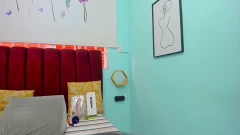 Snapshot of scarlett_fox20 chatting on 03-29-26, 12:05 scarlett_fox20 online show from 03-29-26, 12:05