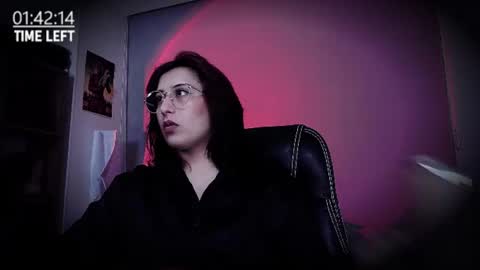 Snapshot of scarlett_sen chatting on 06-24-26, 03:22 Mistress Scarlett online show from 06-24-26, 03:22