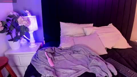 Scarlett online show from 04-16-26, 04:02