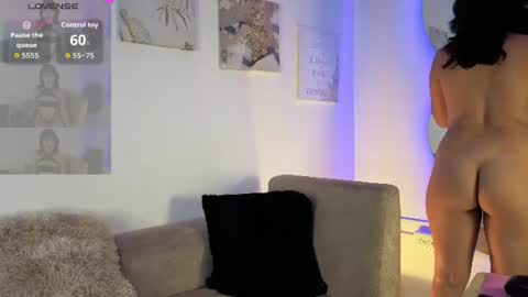 Snapshot of scarlett_walker05 chatting on 06-29-26, 01:44 Scarlett online show from 06-29-26, 01:44
