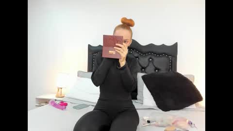 Scarlett online show from 02-12-25, 12:22