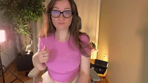 Snapshot of scarletttesecret chatting on 05-13-26, 12:24 scarletttesecret online show from 05-13-26, 12:24