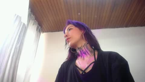 Snapshot of scarllett_bdsm chatting on 04-28-26, 02:00 Scarllett online show from 04-28-26, 02:00
