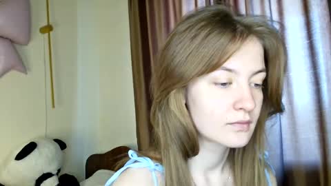Elsa online show from 06-25-26, 08:19
