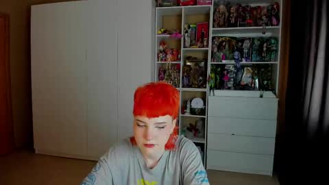 Snapshot of school_love chatting on 06-05-26, 07:36 Rina online show from 06-05-26, 07:36