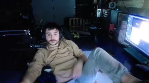 Snapshot of scotchthecat chatting on 12-08-24, 10:03 Sup online show from 12-08-24, 10:03