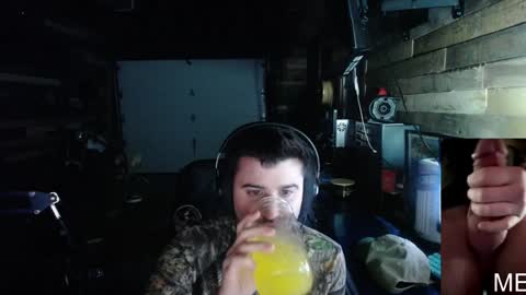 Snapshot of scotchthecat chatting on 12-18-24, 10:46 Sup online show from 12-18-24, 10:46