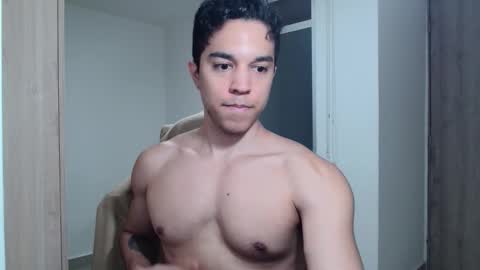 Snapshot of scott_brasher1 chatting on 01-10-25, 11:39 Twitter Scott brasher1 Instagram Camiloestuardo2 online show from 01-10-25, 11:39