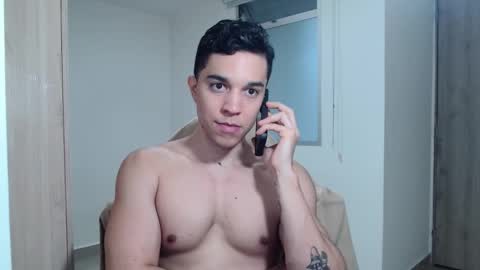 Snapshot of scott_brasher1 chatting on 01-21-25, 10:19 Twitter Scott brasher1 Instagram Camiloestuardo2 online show from 01-21-25, 10:19