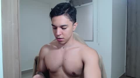 Snapshot of scott_brasher1 chatting on 01-24-25, 10:30 Twitter Scott brasher1 Instagram Camiloestuardo2 online show from 01-24-25, 10:30