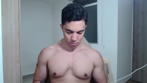 Snapshot of scott_brasher1 chatting on 01-25-25, 01:32 Twitter Scott brasher1 Instagram Camiloestuardo2 online show from 01-25-25, 01:32