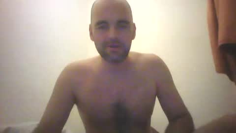 Snapshot of sean20775 chatting on 11-06-25, 09:48 Sean online show from 11-06-25, 09:48