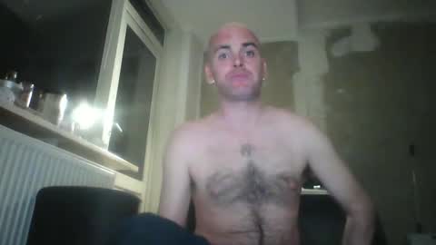 Snapshot of sean20775 chatting on 03-31-26, 10:32 Sean online show from 03-31-26, 10:32