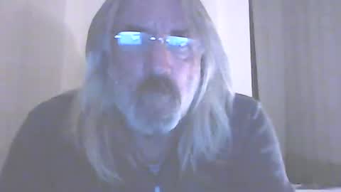 Snapshot of seantheflyer chatting on 12-15-24, 01:46 seantheflyer online show from 12-15-24, 01:46