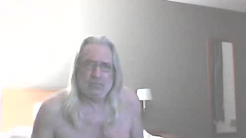 Snapshot of seantheflyer chatting on 02-05-25, 01:04 seantheflyer online show from 02-05-25, 01:04
