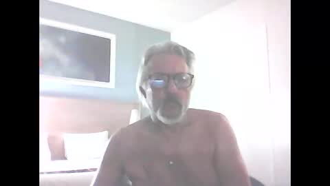 Snapshot of seantheflyer chatting on 09-08-25, 08:30 seantheflyer online show from 09-08-25, 08:30
