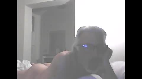 Snapshot of seantheflyer chatting on 09-10-25, 09:15 seantheflyer online show from 09-10-25, 09:15