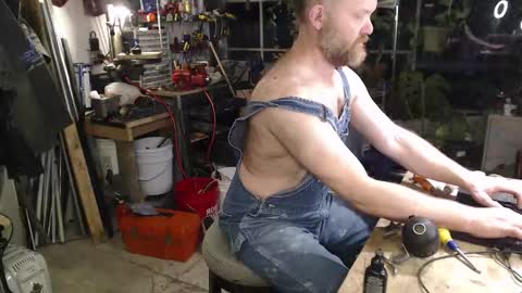 Snapshot of seattlemanwhore chatting on 01-19-26, 03:05 Seattlemanwhore online show from 01-19-26, 03:05