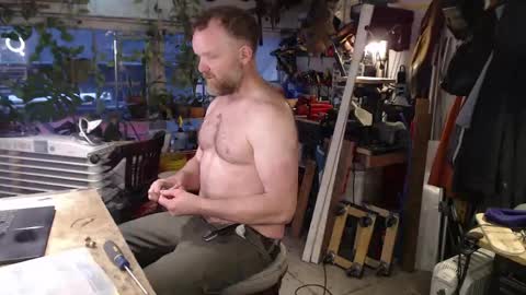 Snapshot of seattlemanwhore chatting on 04-27-26, 01:31 Seattlemanwhore online show from 04-27-26, 01:31