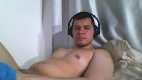 Snapshot of seb5759 chatting on 06-06-26, 05:01 seb5759 online show from 06-06-26, 05:01