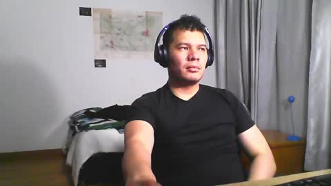 Snapshot of seb5759 chatting on 06-07-26, 05:22 seb5759 online show from 06-07-26, 05:22