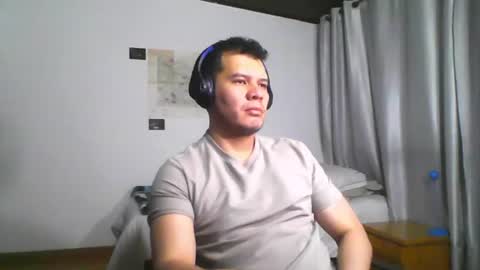Snapshot of seb5759 chatting on 06-10-26, 04:45 seb5759 online show from 06-10-26, 04:45