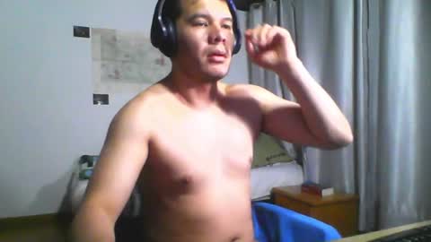 Snapshot of seb5759 chatting on 06-25-26, 05:45 seb5759 online show from 06-25-26, 05:45