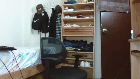 Sebas online show from 02-18-25, 06:15