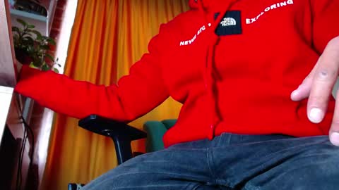 Snapshot of sebastian_025 chatting on 04-25-26, 01:41 Sebastian online show from 04-25-26, 01:41