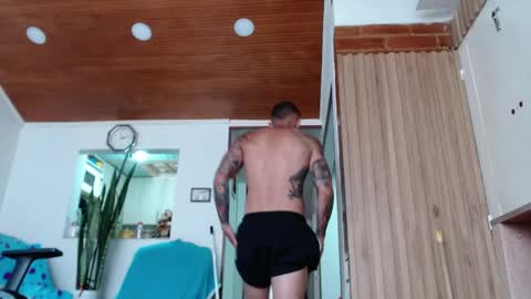 Snapshot of sebastian_025 chatting on 05-16-26, 04:06 Sebastian online show from 05-16-26, 04:06