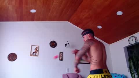 Snapshot of sebastian_025 chatting on 05-25-26, 02:56 Sebastian online show from 05-25-26, 02:56