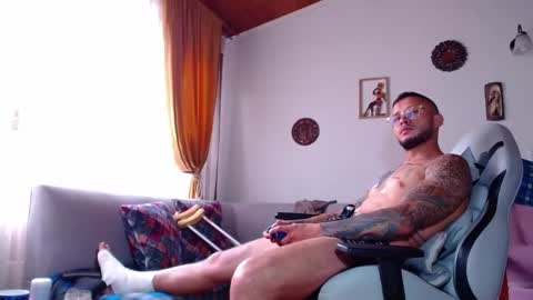 Snapshot of sebastian_025 chatting on 06-02-26, 06:21 Sebastian online show from 06-02-26, 06:21