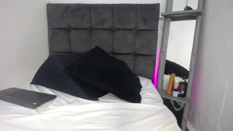 Snapshot of sebastian_n_alinson chatting on 12-04-24, 06:11 sebastian n alinson online show from 12-04-24, 06:11