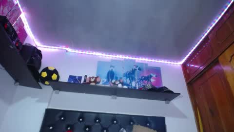 Snapshot of sebastian_posse chatting on 04-26-26, 07:17 Myystiic online show from 04-26-26, 07:17