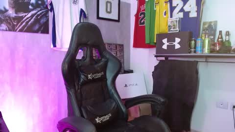 Snapshot of sebastiano_97 chatting on 12-18-25, 04:29 Sebastiano online show from 12-18-25, 04:29