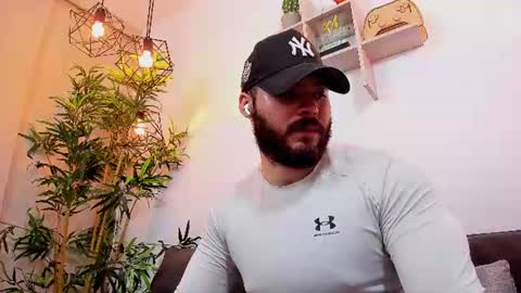 Snapshot of sebastianvilla__ chatting on 07-10-26, 10:01 Instagram jeanpaulfit online show from 07-10-26, 10:01