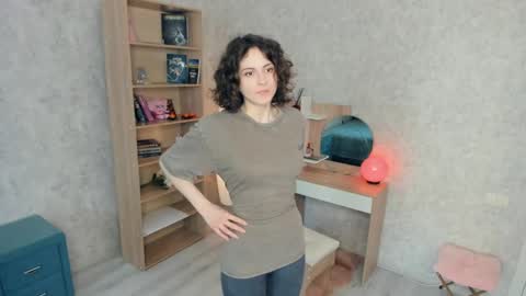 Snapshot of secret_des1res chatting on 05-13-26, 09:50 Mia online show from 05-13-26, 09:50