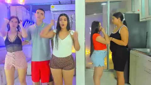 Snapshot of secrethause71605 chatting on 01-13-26, 09:42 NIKOL online show from 01-13-26, 09:42