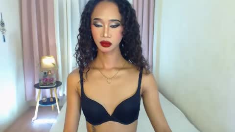 ashly online show from 06-17-26, 02:36