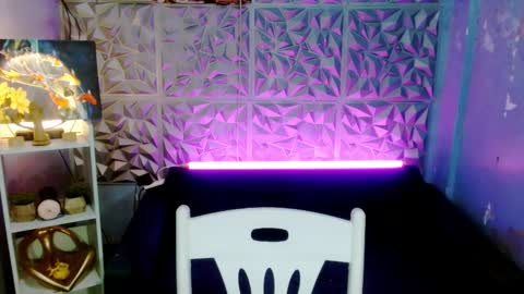 Ivy online show from 03-18-26, 07:39