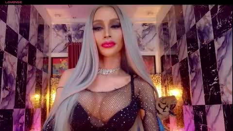 Snapshot of seductresskatarina chatting on 05-15-26, 01:34 KATARINA LUST online show from 05-15-26, 01:34