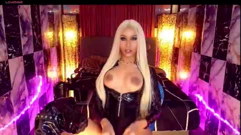 Snapshot of seductresskatarina chatting on 05-16-26, 05:12 KATARINA LUST online show from 05-16-26, 05:12