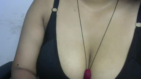 Snapshot of seema6819 chatting on 06-24-26, 09:19 Seema online show from 06-24-26, 09:19