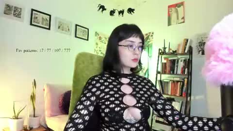 Snapshot of segismunda chatting on 07-14-26, 11:21 Luciana online show from 07-14-26, 11:21