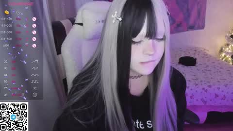 Selena  online show from 01-15-26, 07:35