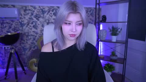 selenairis online show from 06-23-26, 07:39