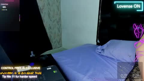 Snapshot of selene_cute05 chatting on 06-08-26, 09:48 selene_cute05 online show from 06-08-26, 09:48